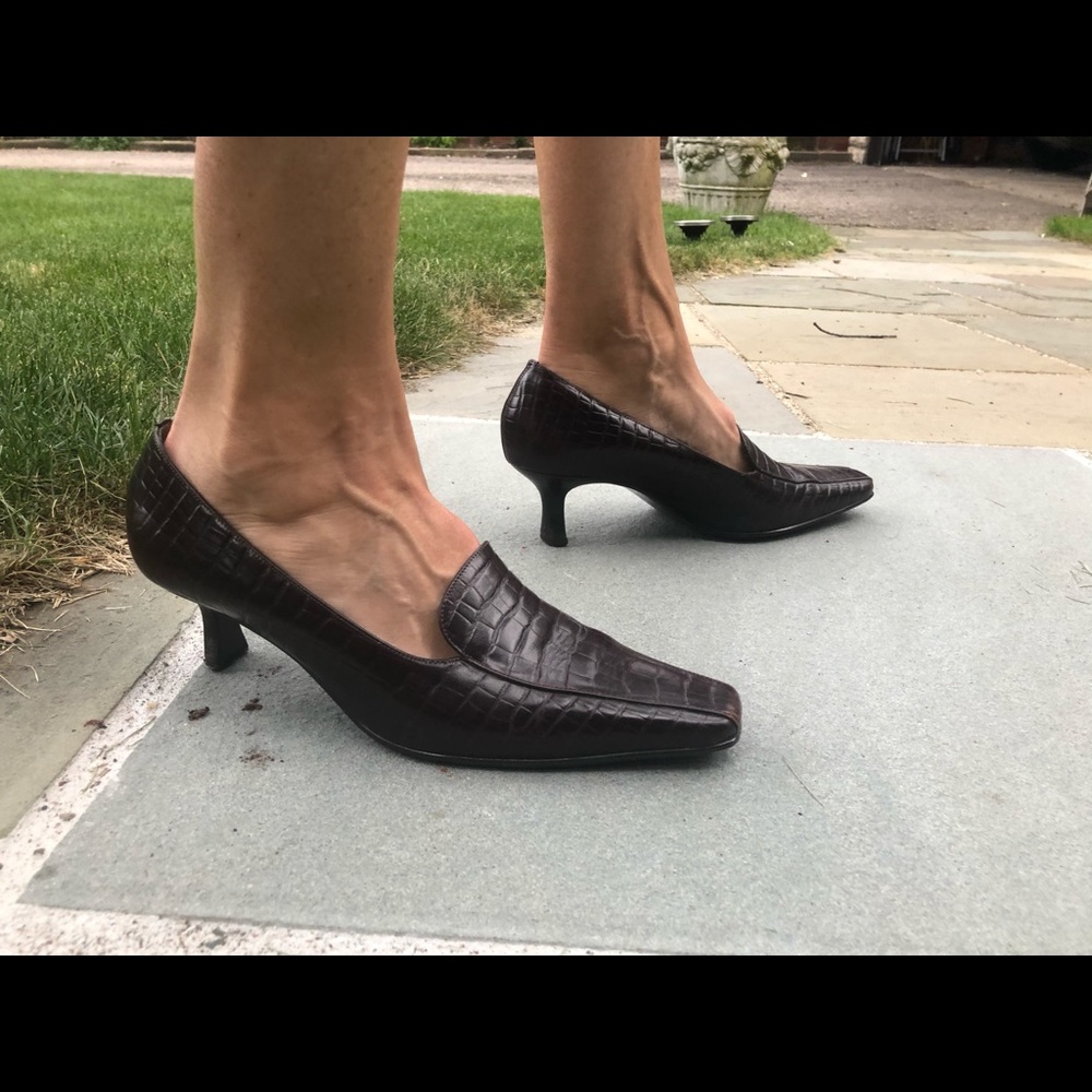 Ann Taylor loft leather mini kitten heals shoes